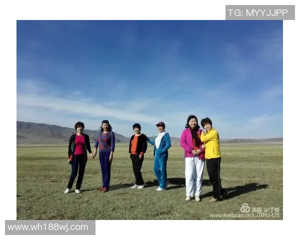 足球场上爱情无界 球星情侣携手共谱浪漫篇章