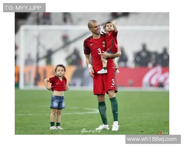 足球场边缘直击球星风采 近距离感受赛场激情与荣耀